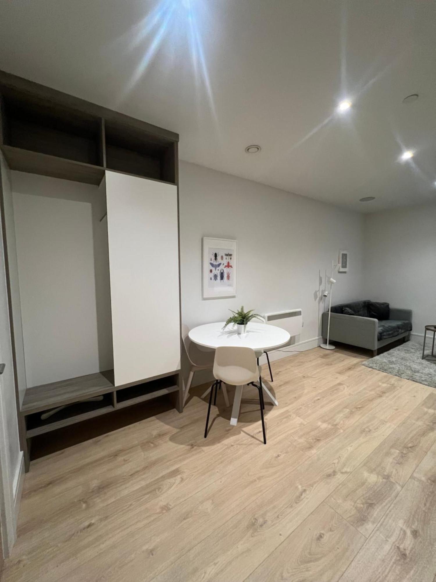 London Heathrow Airport Apartment Voyager House Terminal 12345 - Ev Electric And Parking Available! Hillingdon Eksteriør billede